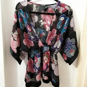 Bisou Bisou floral kimono